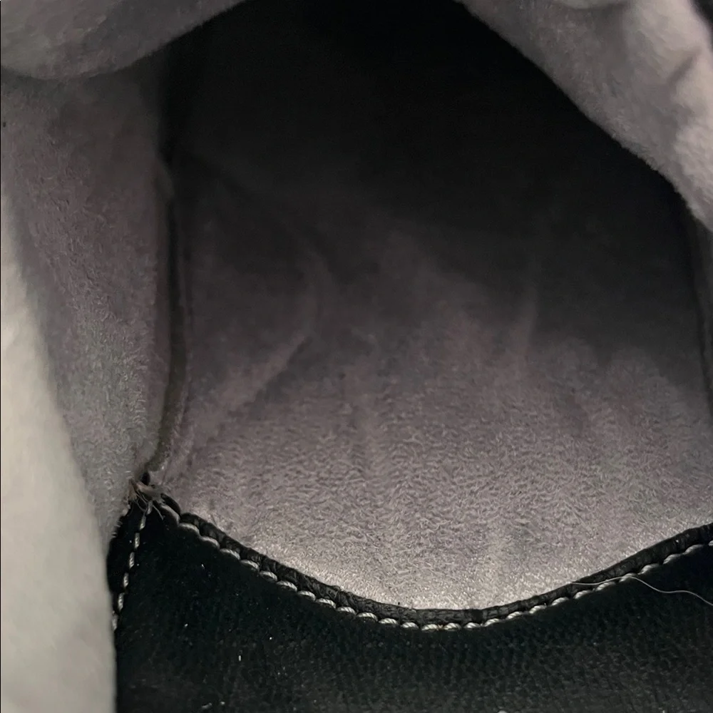 Classic Black and White Men's Sneakers